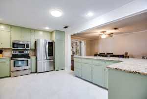 2209 Waco St (18)
