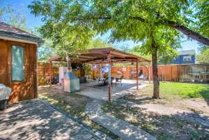 2209 Waco St (36)