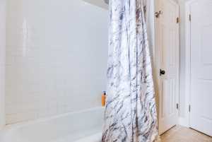 1221 Avondale Ave (27)