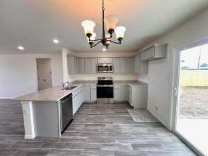 305 E 25th St (3)