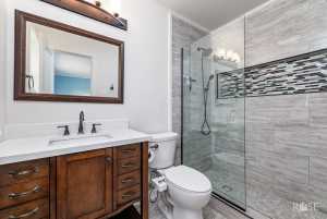 2917 Oak Forest Dr (17)