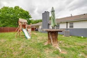 2917 Oak Forest Dr (27)
