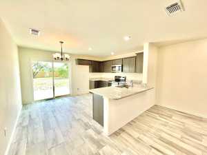 922 E 39th St (3)