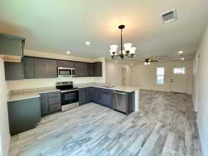 922 E 39th St (4)