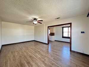 2302 W Twohig Ave (4)