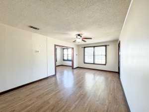 2302 W Twohig Ave (5)