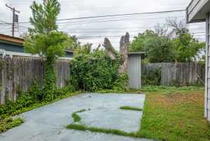 2204 Waco St (17)