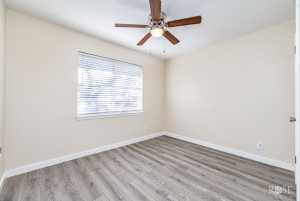 207 Hudspeth St (24)