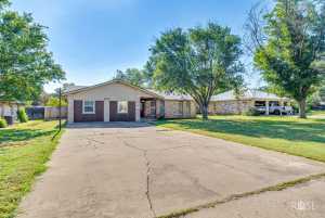 207 Hudspeth St (3)