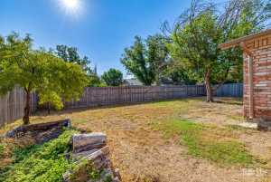 207 Hudspeth St (31)