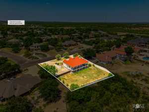 1102 Ashford Dr (77)