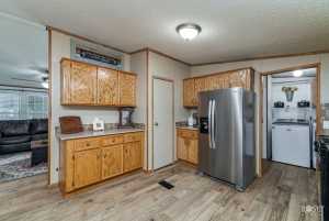 306 E 2nd St (10)