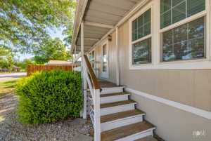 306 E 2nd St (5)