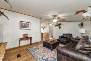 306 E 2nd St (6)