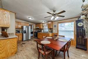 306 E 2nd St (8)
