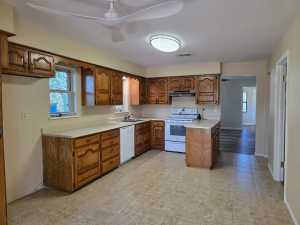 115 W Duncan Ave (11)