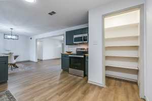 806 E 42nd St (12)