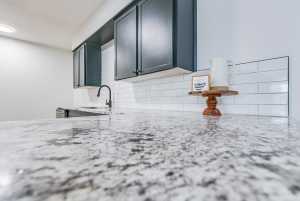 806 E 42nd St (13)