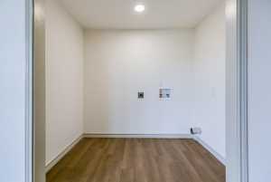 806 E 42nd St (17)