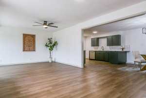 806 E 42nd St (5)