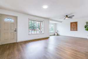 806 E 42nd St (7)