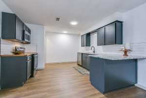 806 E 42nd St (10)