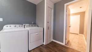 718 W 15th St (11)