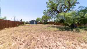 718 W 15th St (14)
