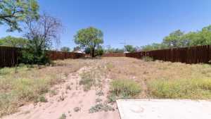 718 W 15th St (16)
