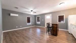 718 W 15th St (5)