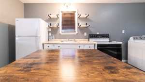718 W 15th St (8)