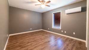 718 W 15th St (9)