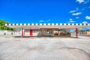 1205 N Chadbourne St (3)