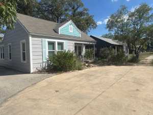 206 N Van Buren St (3)