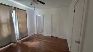 121 N Van Buren St (4)