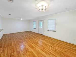 406 E 13th St (10)