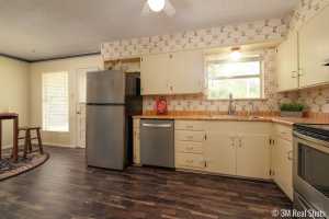 130 E Riverside Ave (10)