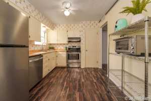 130 E Riverside Ave (11)