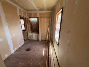113 E 9th St (3)