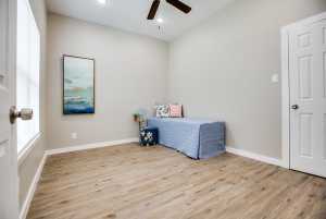 105 W 32nd St (10)