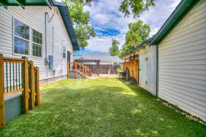 324 S Bishop St (33)