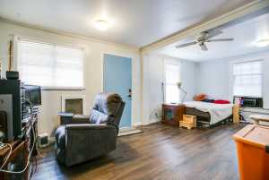 324 S Bishop St (36)