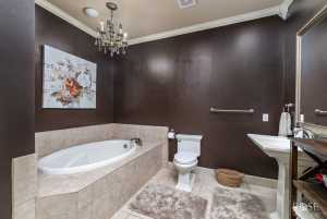 418 S Adams St (16)