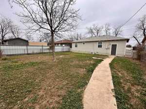 1150 E 18th St (8)
