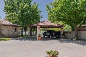 2001 Willow Dr (7)