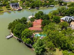 2001 Willow Dr (63)