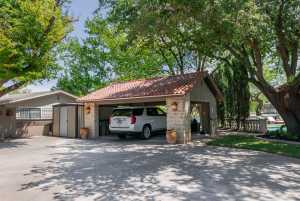 2001 Willow Dr (8)