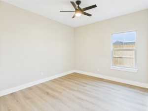 1942 Pine Valley St (27)