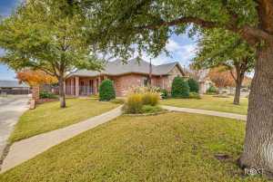 5533 Club Park Way (2)