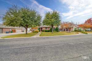 5533 Club Park Way (3)